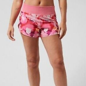 Athleta Run With It 4.5" Short In Painted Energy Coral Sz small/P